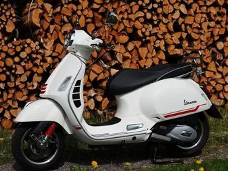 vespa gts 125, top zustand, akrapovic