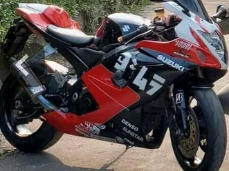 suzuki gsx-r 1000 rosso