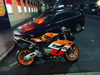 cbr 1000 rr fireblade repsol replica