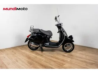 piaggio vespa 300 gtv vie della moda
