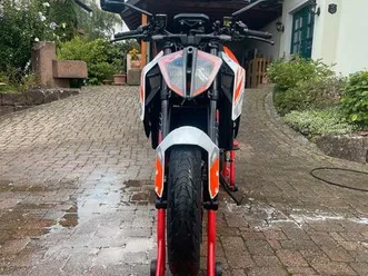 ktm 1290 super duke r