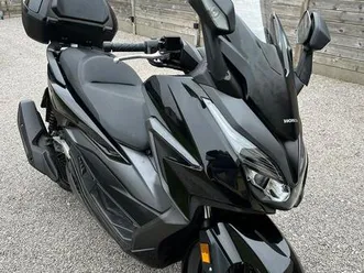 ② honda forza 125 nieuwstaat !!!