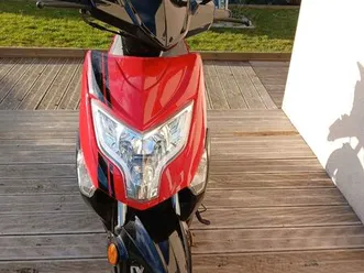 a vendre scooter lazio reno