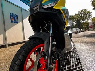 aprilia sr-gt 125 excellent etat - comme neuf