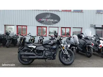 nouvelle benelli leoncino 400 bobber=transmission par courroie