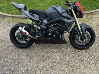 suzuki gsr 750