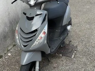 piaggio zip