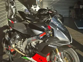 aprilia rsv4