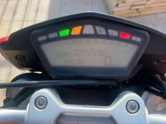 moto ducati hypermotard 821