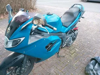 triumph sprint st 1050