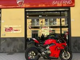 ducati panigale v4s