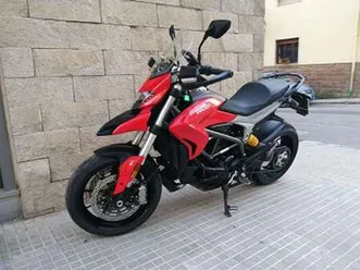 ducati hyperstrada 939 rosso