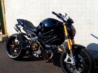 ducati monster 1100s