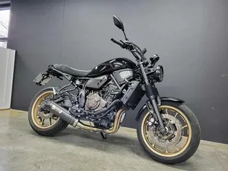 ② yamaha xsr 700 - retro met bergen koppel en rauwe rijbelevin