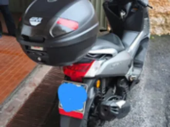 yamaha n max 2018 con bauletto