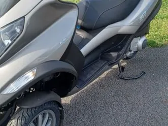 piaggio mp3 125......820kms
