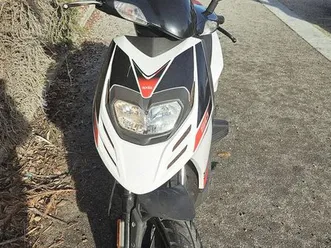 scooter aprilia sr 50