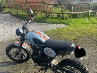 moto bullit 125cm3 gulf edition