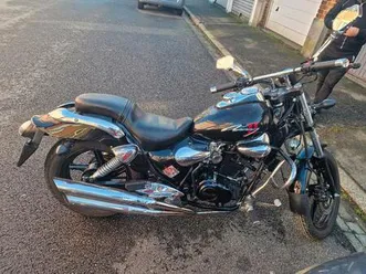 ② moto 125 cc kymco chopper 2600km état neuf