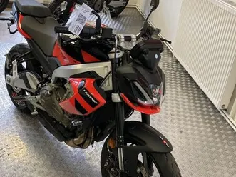 aprilia tuono 457 abs