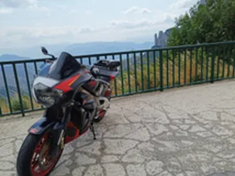 aprilia tuono 1000
