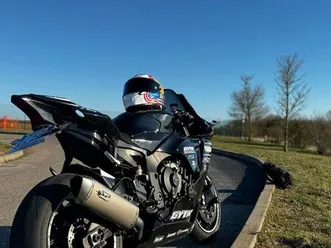 yamaha r1