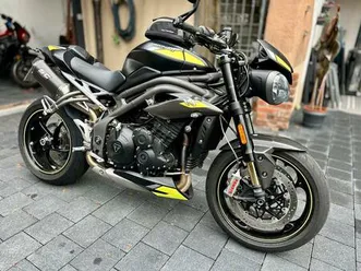 triumph speed triple rs - sc-project, griffheizung, tankrucksack