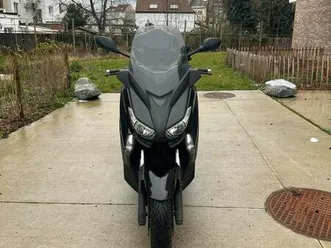 ② yamaha xmax 400 01/2016