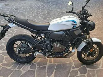 yamaha xsr 700 bianco
