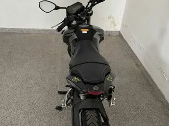 benelli tnt 125 (black) — low mileage — excellent condition quarteira