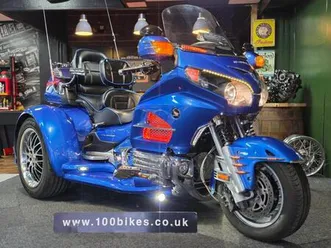 2014 honda goldwing gl1800 eml martinique gt trike 17,000 mile's