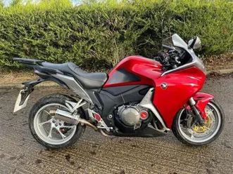 2010 10 honda vfr 1200 f-a red sports tourer vfr1200f v clean new mot hpi clear