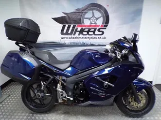 triumph sprint st 1050 1050 cc