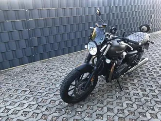 triumph street twin 900