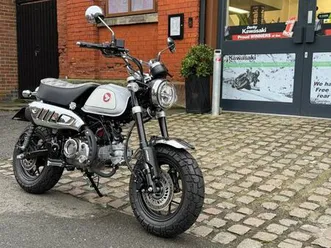 2024 honda monkey z125 ma-n only 120 miles - lots of customisation