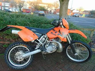 ktm 200 exc 2003 2 stroke enduro powerful 40 bhp light strong an agile performer
