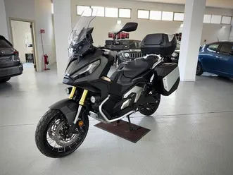 honda x-adv 750 con travel pack