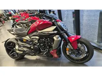 ducati xdiavel v4 red rosso