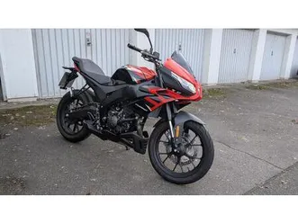 aprilia tuono 125