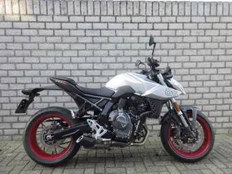 suzuki gsx 8s grijs