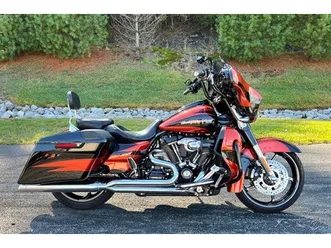 2017 cvo® street glide®
