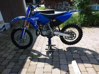 motorrad yz 250.