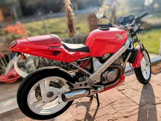 unikat! honda ntv650 revere rc33