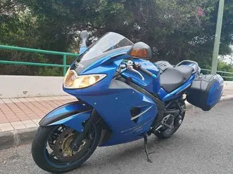 triumph - sprint st 1050