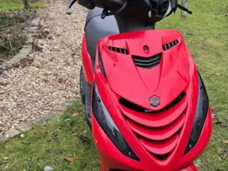 piaggio zip iget 2021 rood — scooters | piaggio — marktplaats