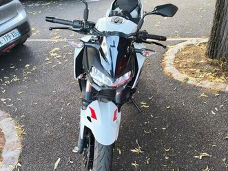 kawasaki z400 blanche (mise en circulation 12/2024)