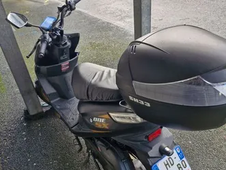 vends scooter urgent neco lola modèle avril 2025
