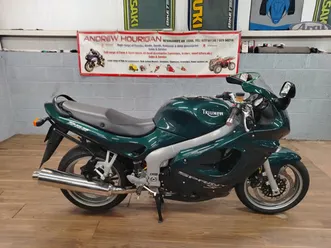 triumph sprint st 955