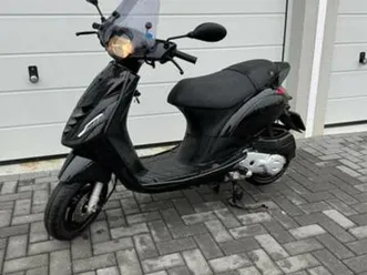 piaggio zip 2024 45km full option (4200km) — scooters | piaggio — marktplaats