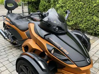 can-am spyder rs